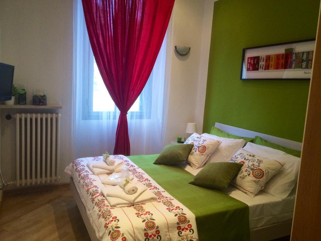 B&B Mela Verona Bagian luar foto
